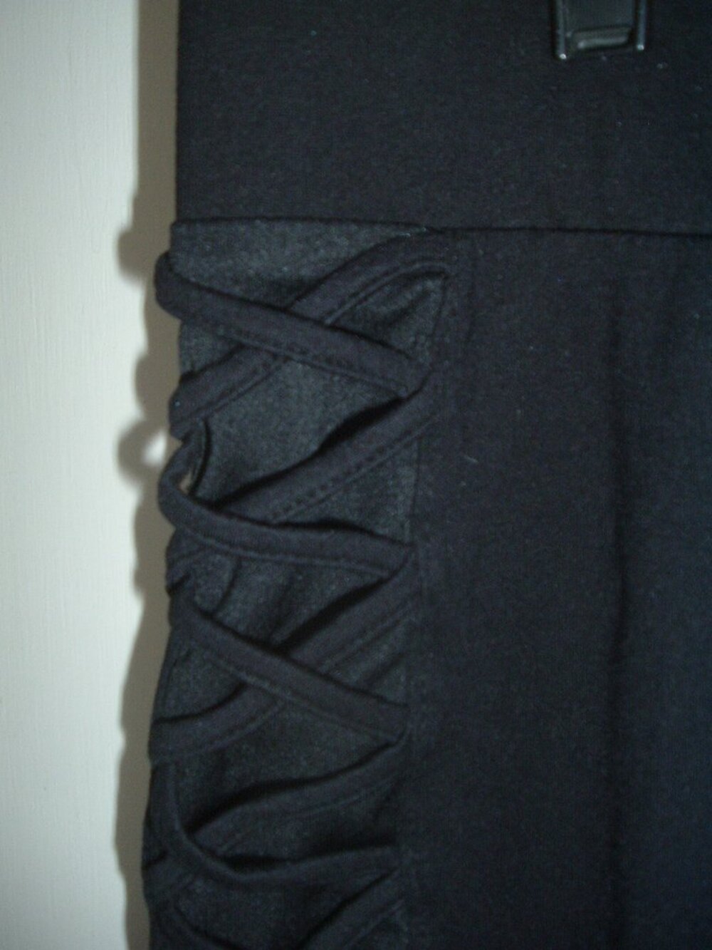 Torrid Women's Plus Size 2 Black Midi Pencil Skirt Criss Cross - Picture 2 of 4